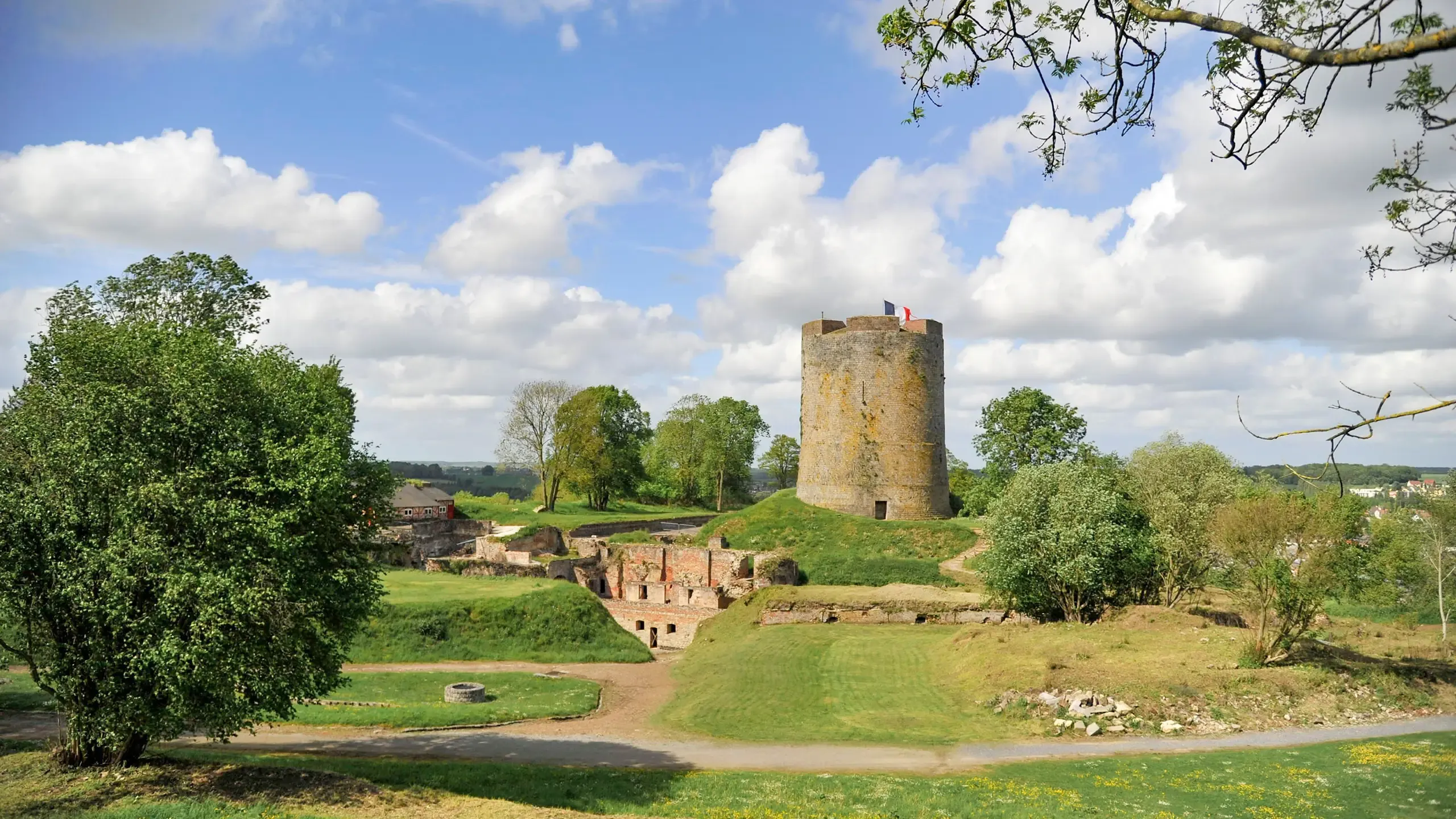 Château fort de Guise dans l'Aisne à visiter avec le Pass Patrimoine c Henri Rocoulet