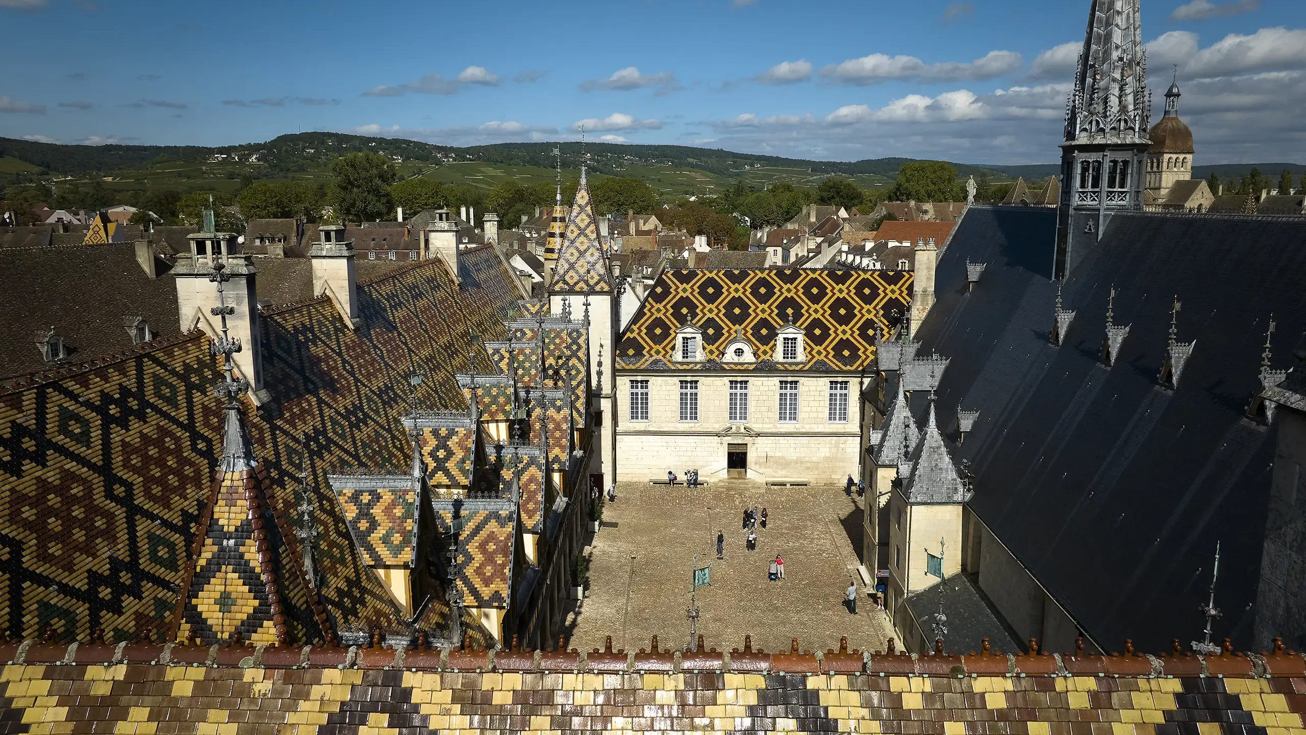 Hôtel-Dieu des Hospices Civils de Beaune en Bourgogne à visiter avec le Pass Patrimoine  © Julien Piffaut