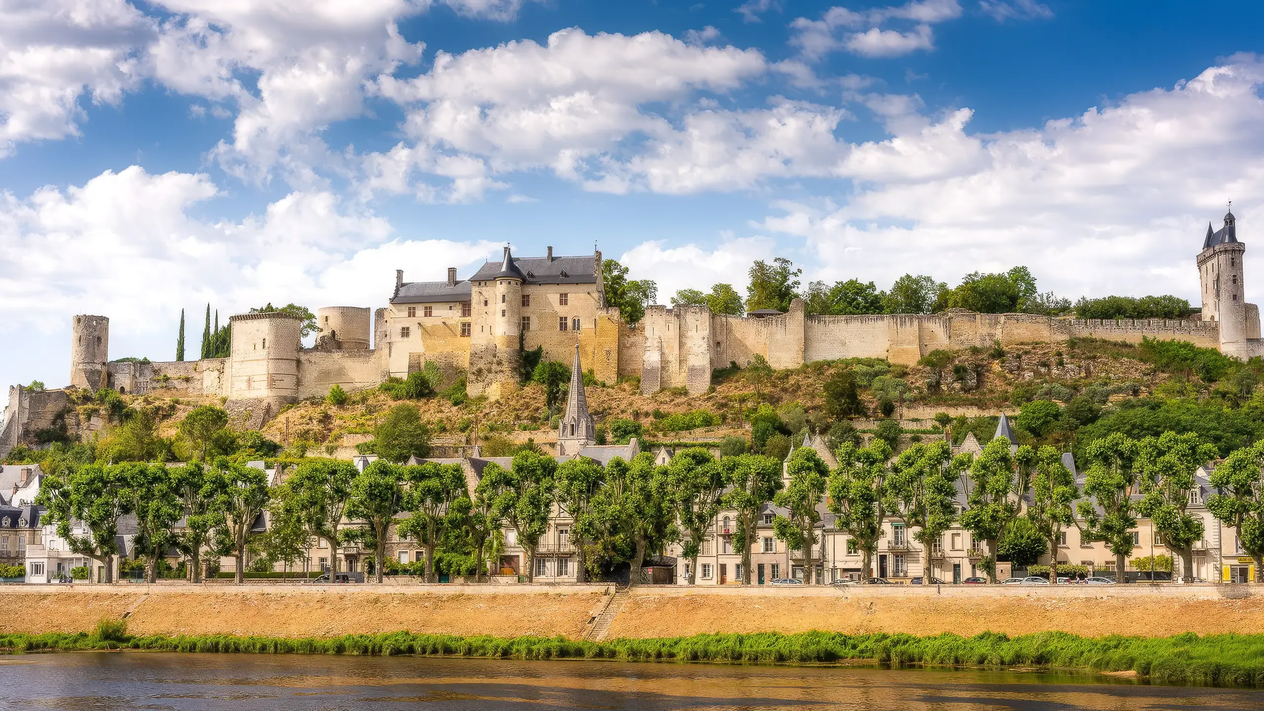 Forteresse royale de Chinon en Indre-et-Loire à visiter avec le Pass Patrimoine © ADT TOURAINE Jean-Christophe COUTAND