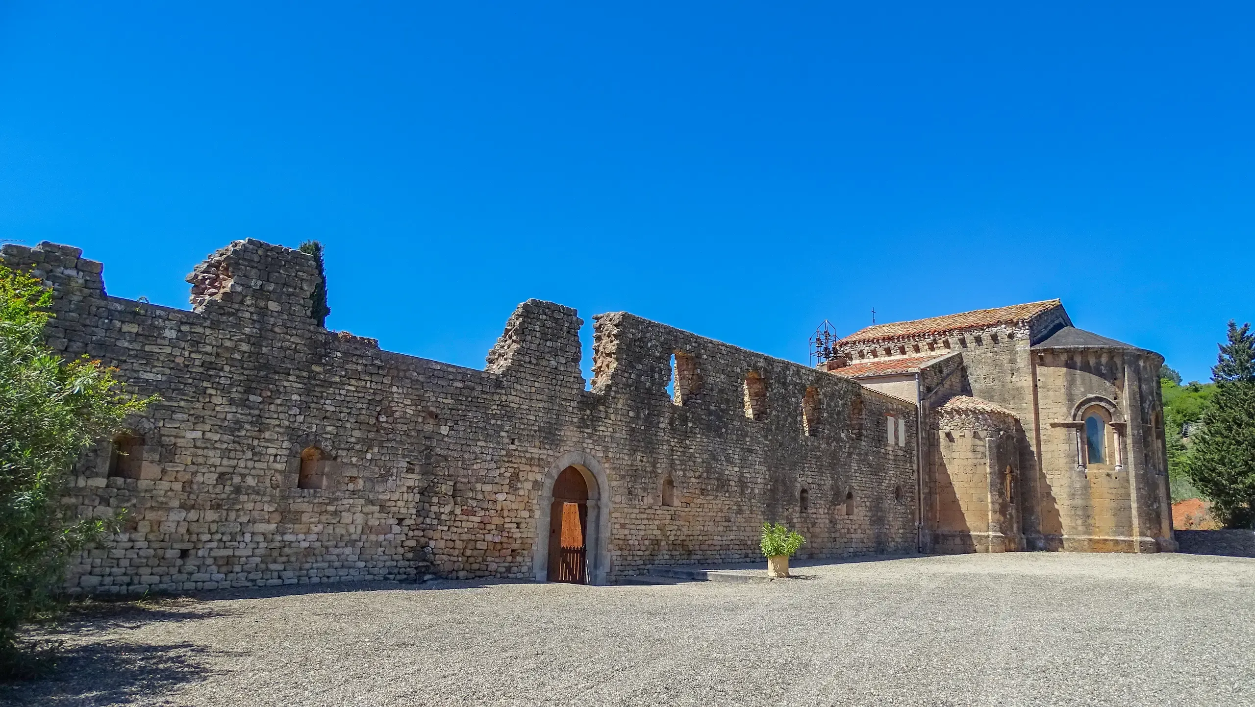 Visitez l'Abbaye de Fontcaude, dans l'Hérault, avec le Pass Patrimoine. ©Selmoval, CC BY-SA 4.0