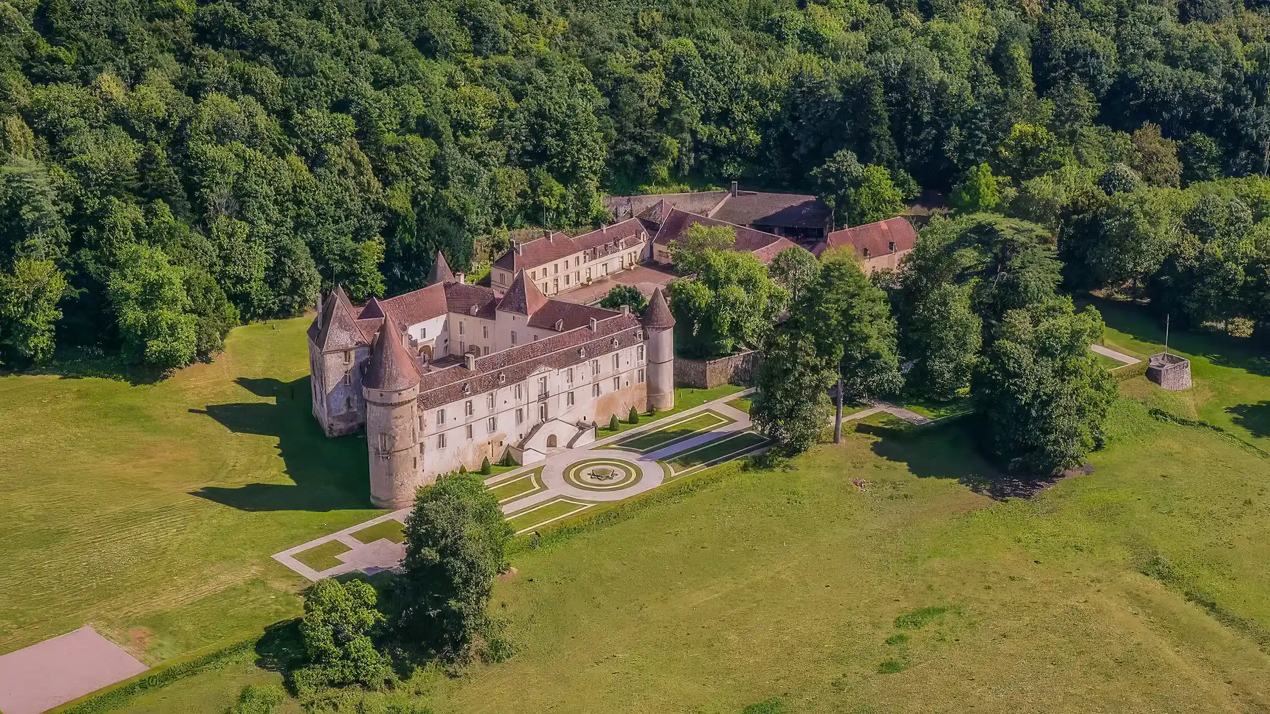 Vue aérienne du château de Bazoches ©Amaury de Sigalas 