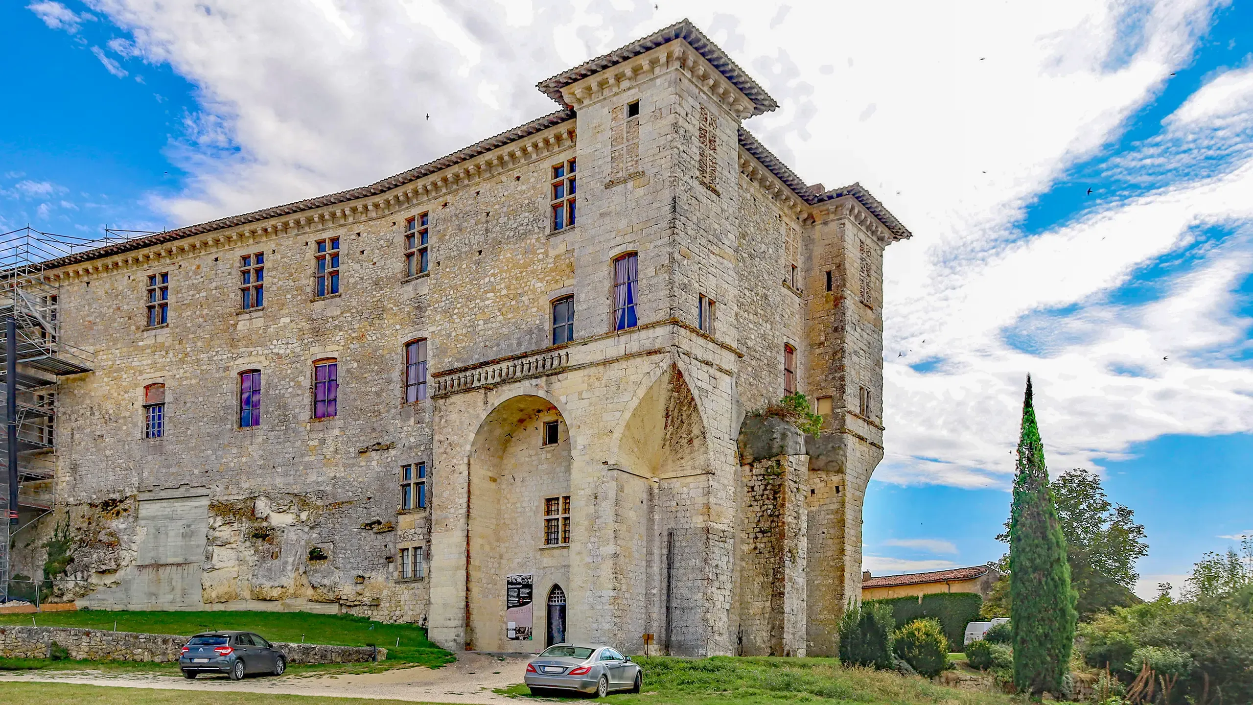 Visitez le Centre d'Art du Château de Lavardens, dans le Gers, avec le Pass Patrimoine. ©Jcb-caz-11, CC BY-SA 4.0