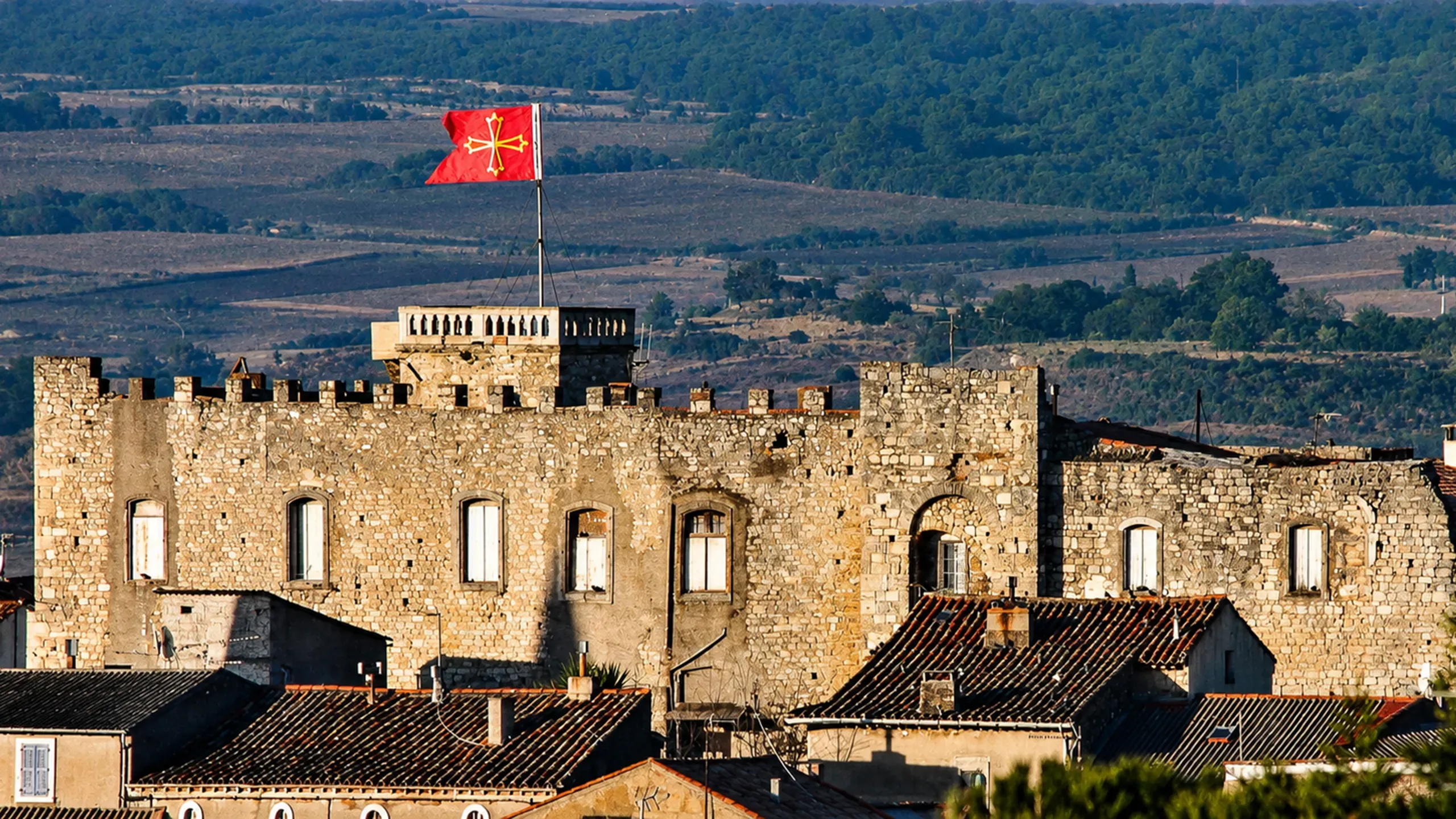 Visitez le Château de Puisserguier, dans l'Hérault, avec le Pass Patrimoine. ©ARESP