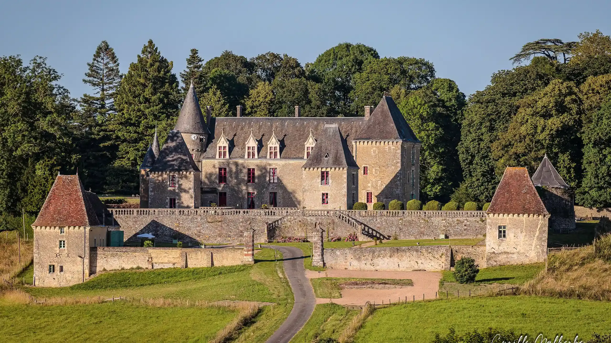 Chateau des Feugerets ©Eden drone Normandie