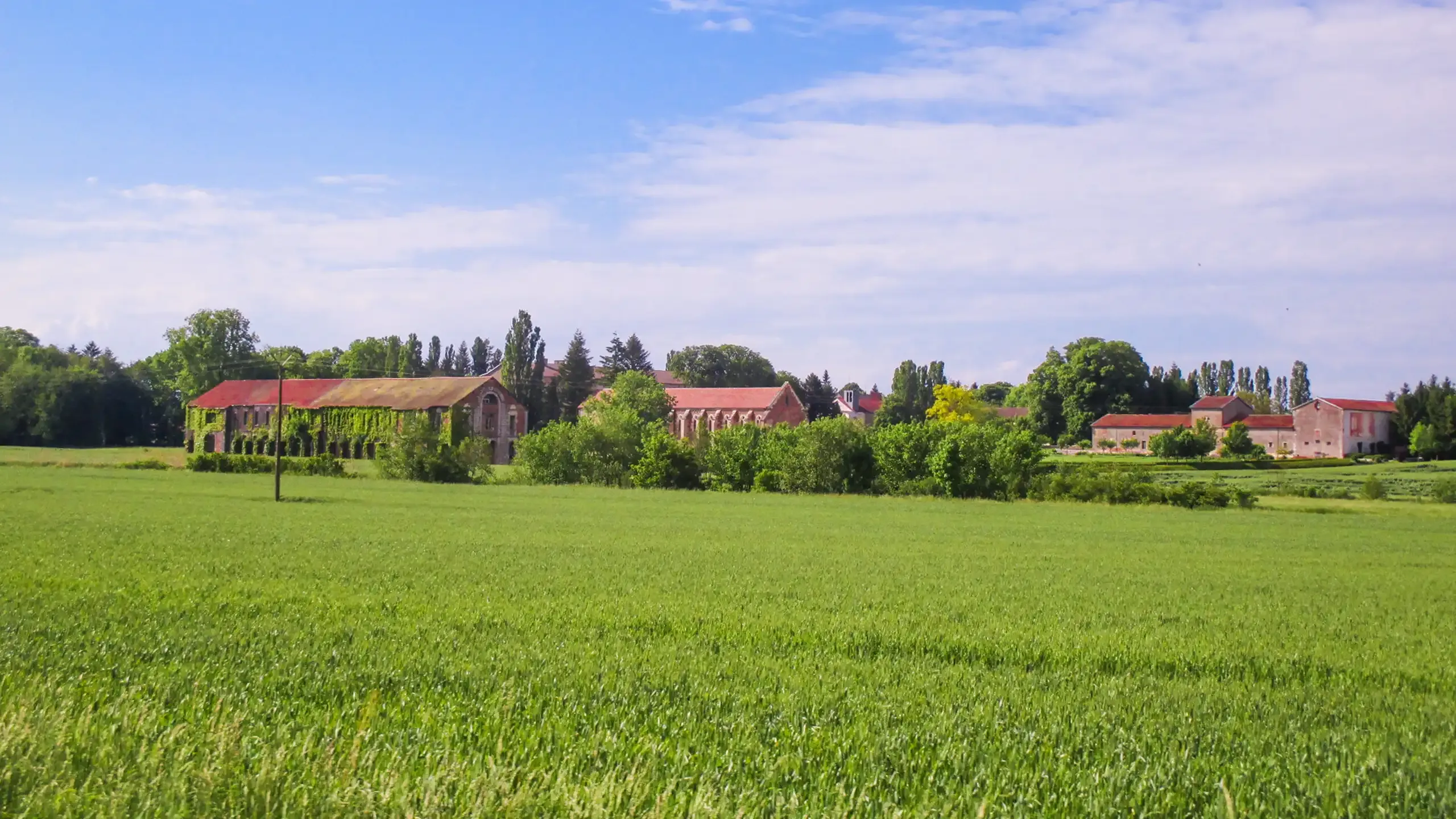 Visitez l'Abbaye de Cîteaux en Bourgogne avec le Pass Patrimoine © Arnaud 25, CC BY SA 4.0