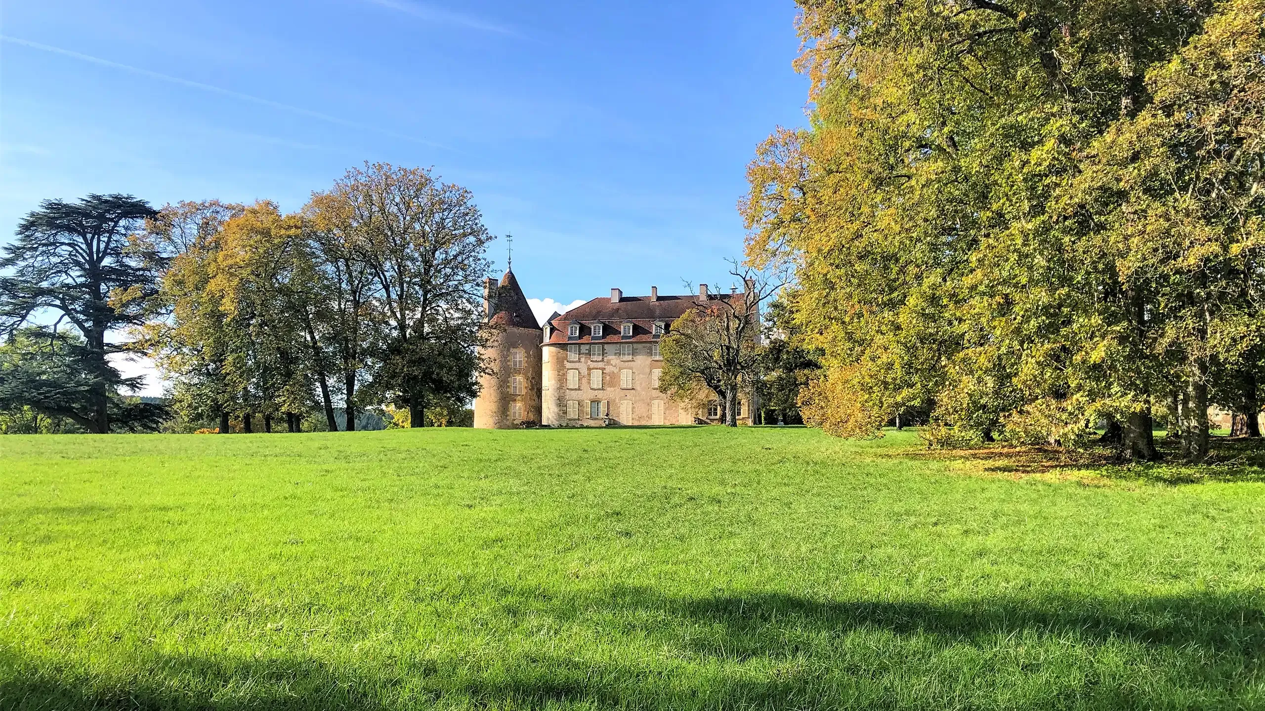 Visitez le château et ferme de Dumphlun dans la Nièvre avec le Pass Patrimoine © NievreHistoire - CC BY SA 4.0