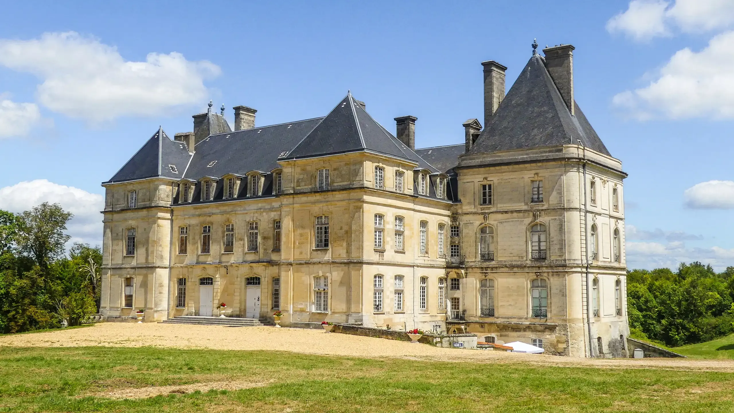 Visitez le Château de Fayolle en Dordogne avec le Pass Patrimoine © Père Igor - CC BY-SA 4.0