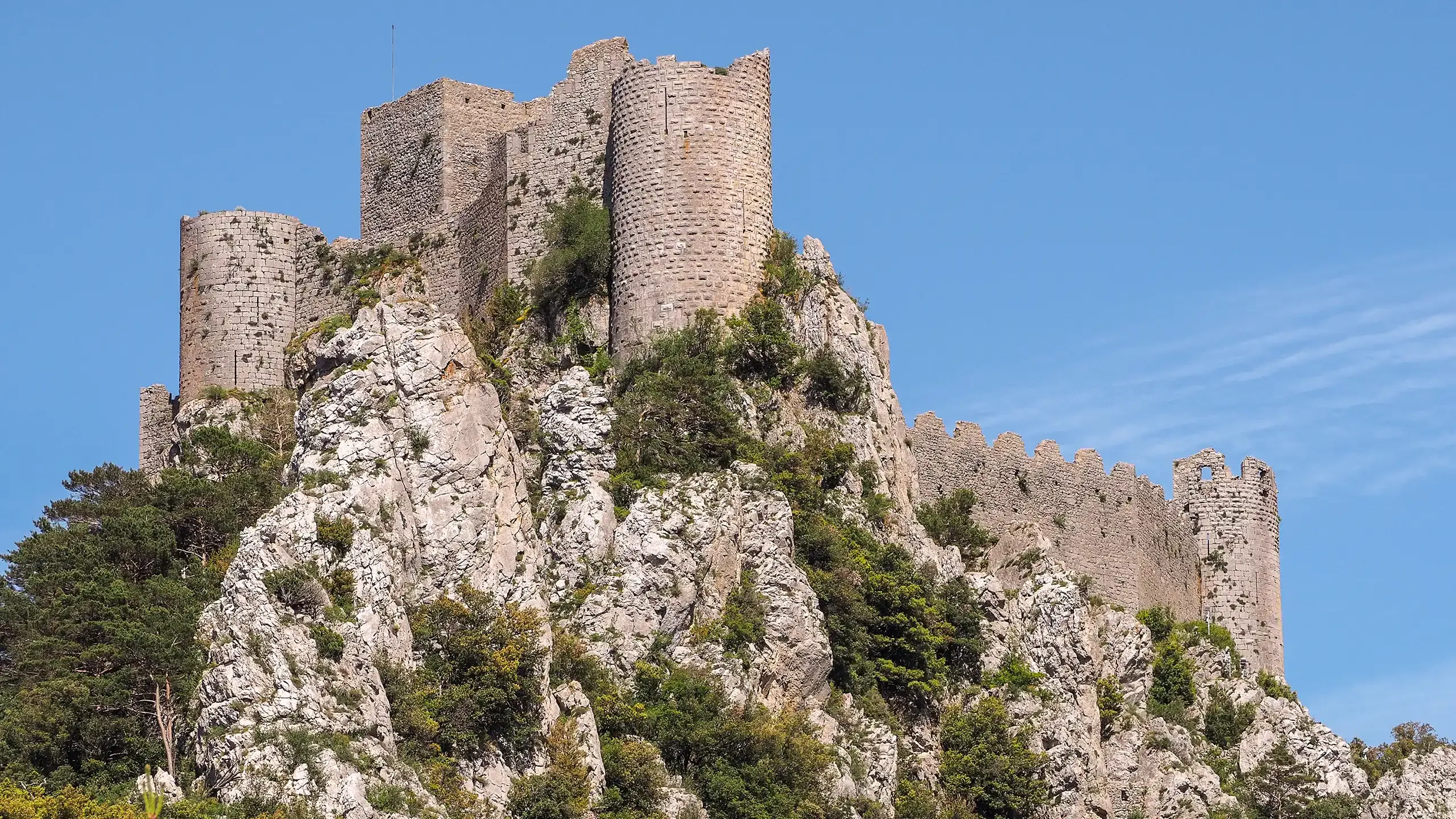 Château de Puilaurens à visiter dans l'Aude avec le Pass Patrimoine © BlueBreezeWiki - CC BY SA 3.0