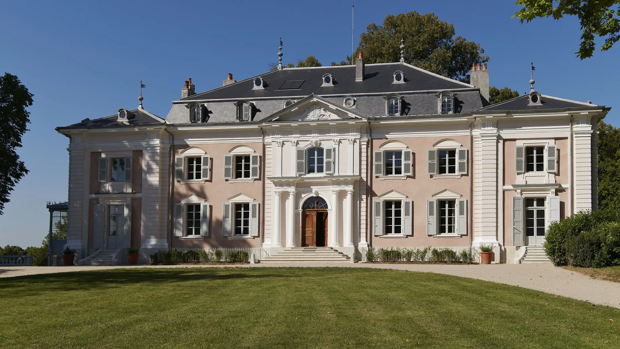 Château de Voltaire à Ferney dans l’Ain à visiter avec le Pass Patrimoine © Benjamin Gavaudo, Centre des monuments nationaux