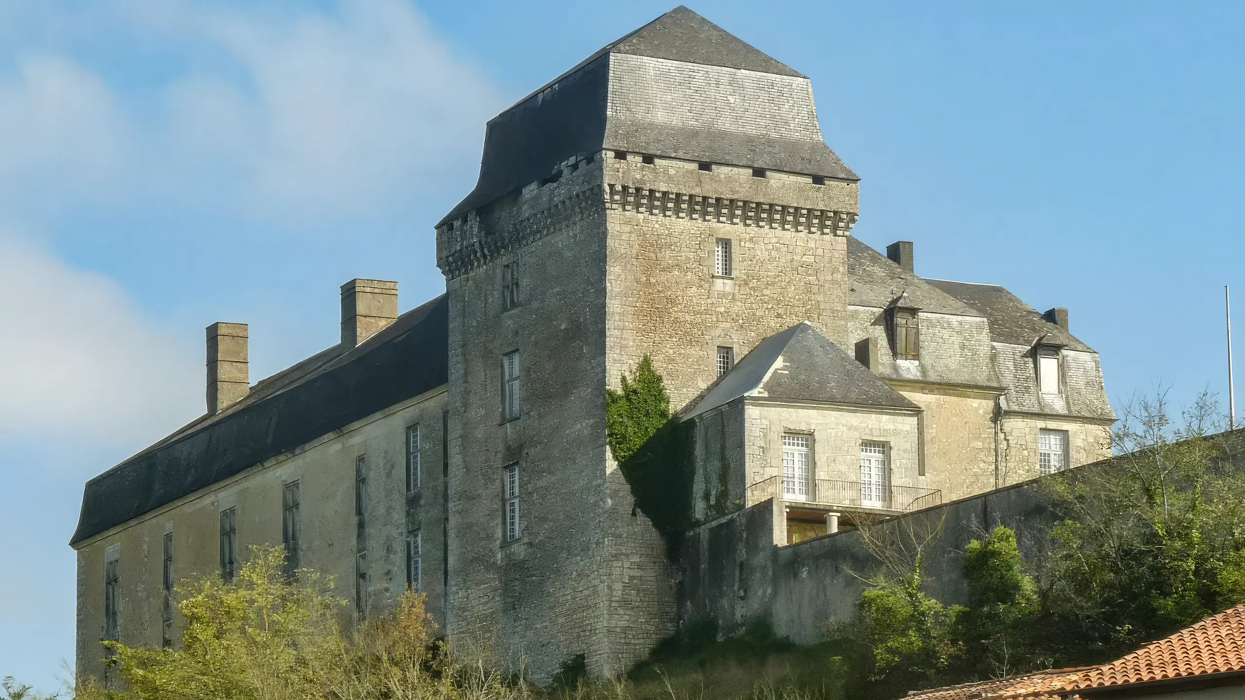 Visitez le Château de Chalais en Charente avec le Pass Patrimoine © Jack ma- CC BY-SA 3.0