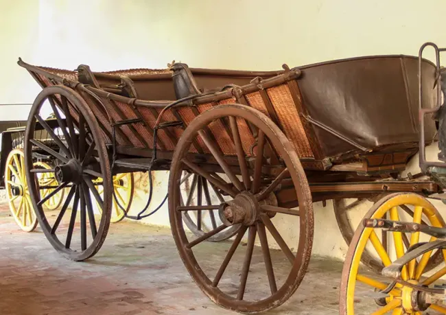 Voiture allemande du musée hippomobile du Château de Villesavin © Véronique de Sparre