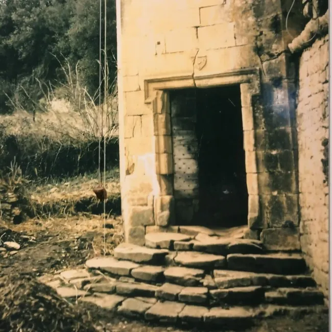 Faux aplomb tour héxagonale 1970 © Serge Lebon-Hénault - Chateau de Lacypierre