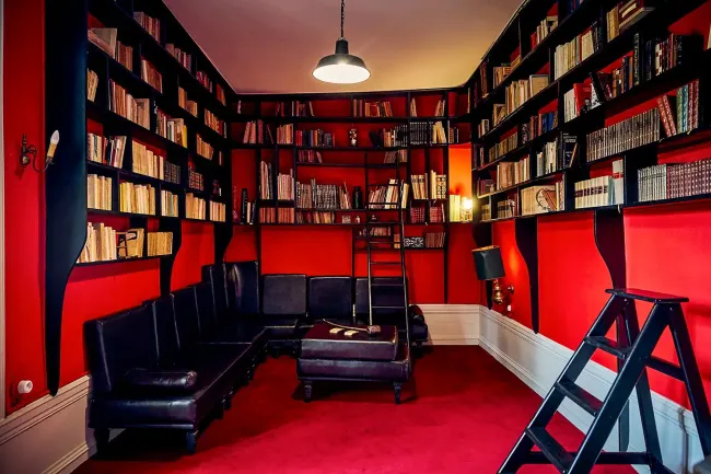 Le boudoir de Maria Casarès dans la bibliothèque © Joseph Banderet