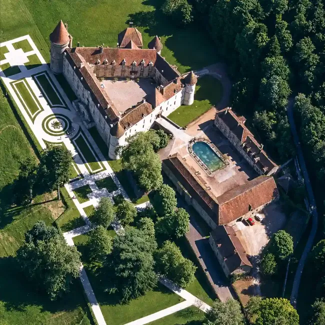 Vue aérienne du château ©Amaury de Sigalas