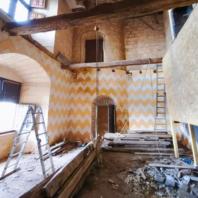 Restauration du plafond de salle d'apparat © Château de Salignac