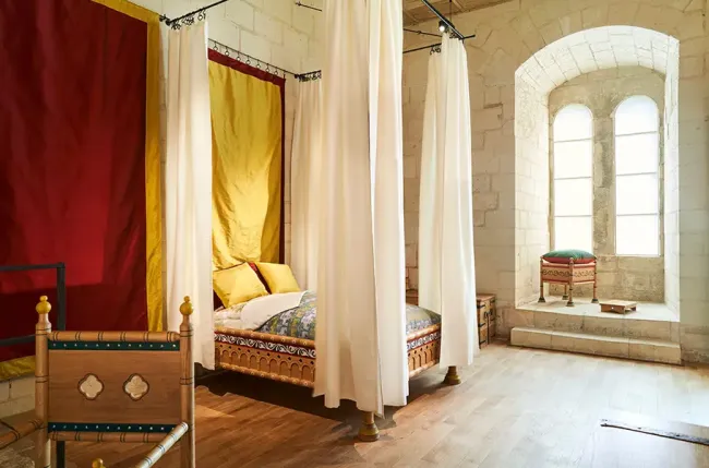 Reconstitution de la chambre d'Aliénor d'Aquitaine et Henri II Plantagenêt © Stévens Frémont