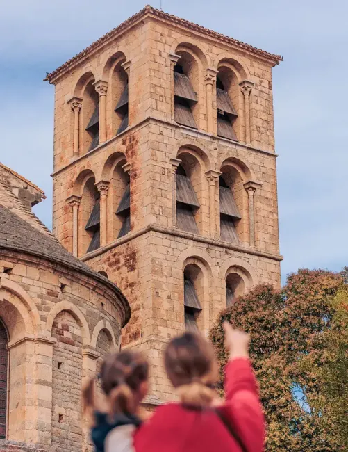 L'architecture romane du chevet de l’abbaye de Caunes-Minervois © Vincent Photographie - ADT