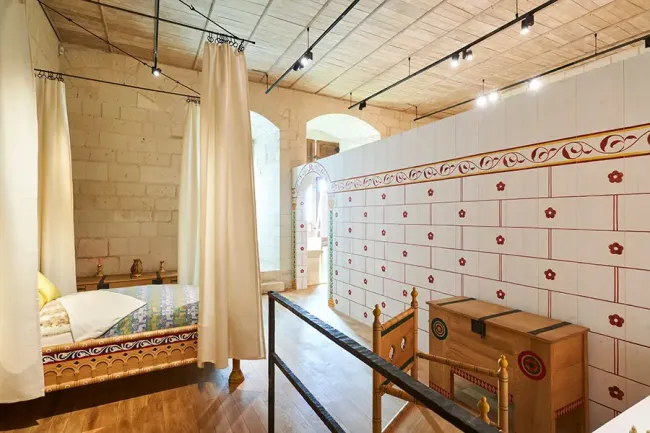 Reconstitution de la chambre d'Aliénor d'Aquitaine et Henri II Plantagenêt © Stévens Frémont