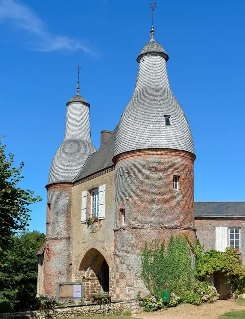 Commanderie d'Arville © Selbymay - CC BY-SA 3.0
