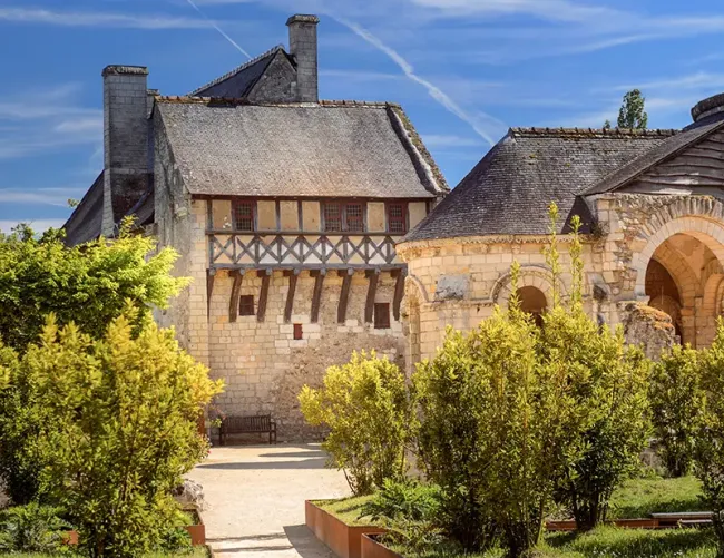 Logis du prieur du Prieuré de Saint-Cosme, demeure de Ronsard © Léonard de Serres