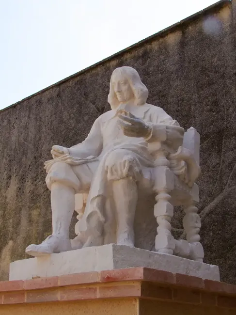 La statue de Fermat dans la cour de la Maison Fermat © Fermat Science