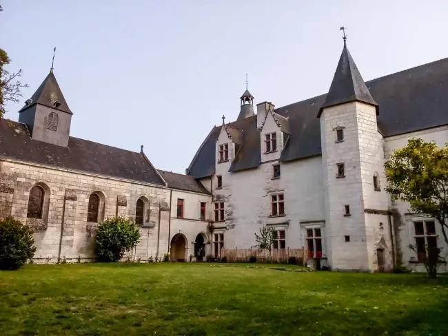 Château de Monts sur Guesnes ©Roncière Céline