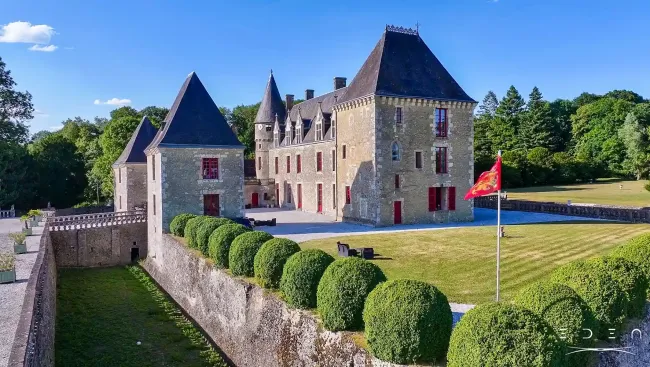 Terrasse ©Château des Feugerets