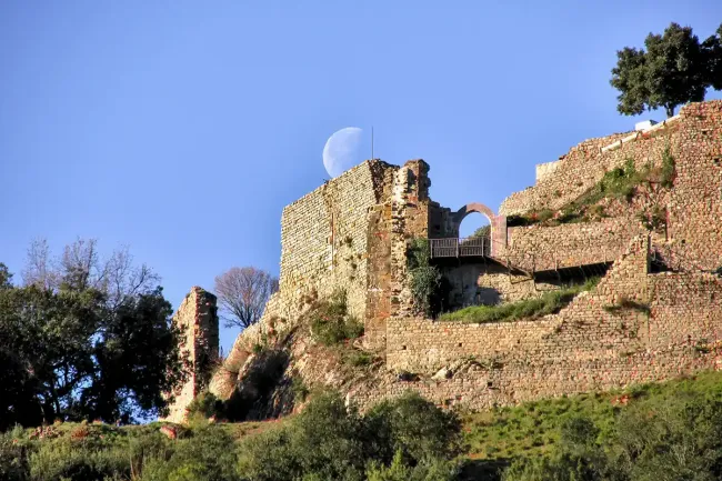 Chateau de Termes, La lune s'invite au château de Termes ©Hannes Ceulemans