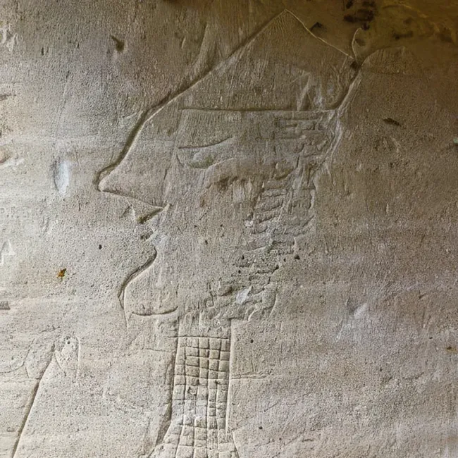 Graffiti d’un chevalier en cote de mailles © Les gardiens de Montfaucon