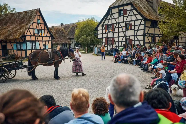 Des visiteurs dans le musée ©Steeve Josch