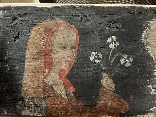 Plafond peint de 1499, la Dame aux Œillets, Château de Puisserguier. © ARESP