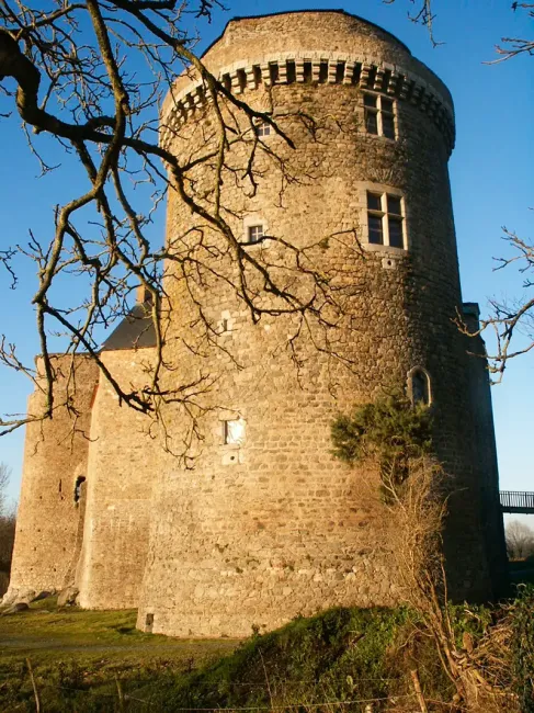 Le Donjon, château Saint Mesmin © Caroline Torres Frometa