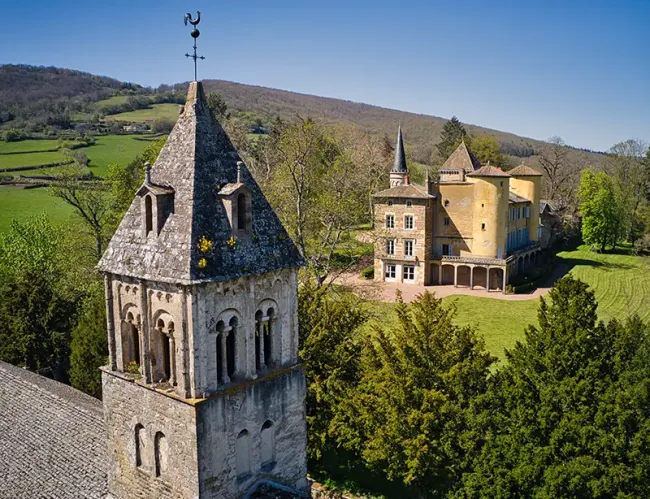 Château de Saint-Point vu depuis l'église © Donatien Chalot