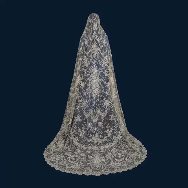 Voile de mariée Maison Huignard au Musée des Beaux-Arts et de la Dentelle d'Alençon © David Commenchal