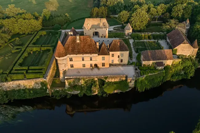 Grande terrasse du Château de Losse © Déclic&Décolle