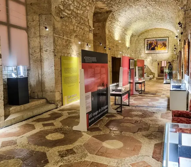 Grande galerie du centre d'art du château de Lavardens © Centre d'art du château de Lavardens