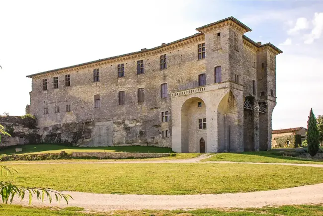 Façade nord du centre d'art du château de Lavardens © Centre d'art du château de Lavardens