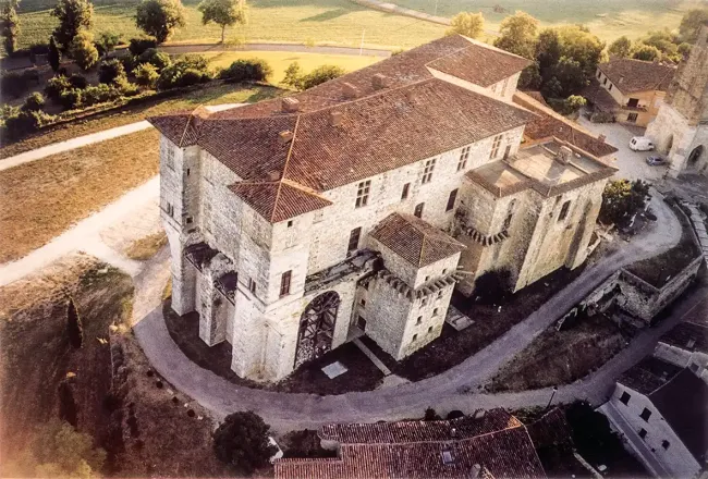 Vue côté sud du centre d'art du château de Lavardens © Centre d'art du château de Lavardens