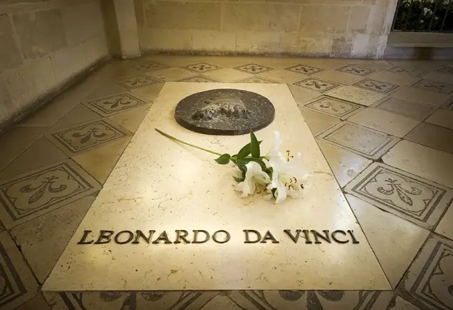 Tombe de Léonard de Vinci au Château d'Amboise © Léonard de Serres