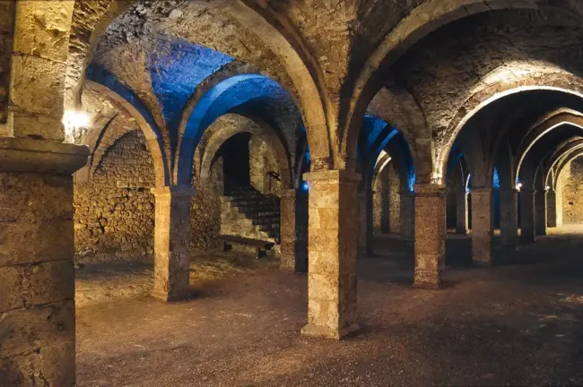 Salle Hôtel Dieu des souterrains de Provins © Jean François Bénard