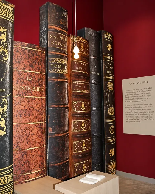 Mur des bibles au musée du Protestantisme © Mpr