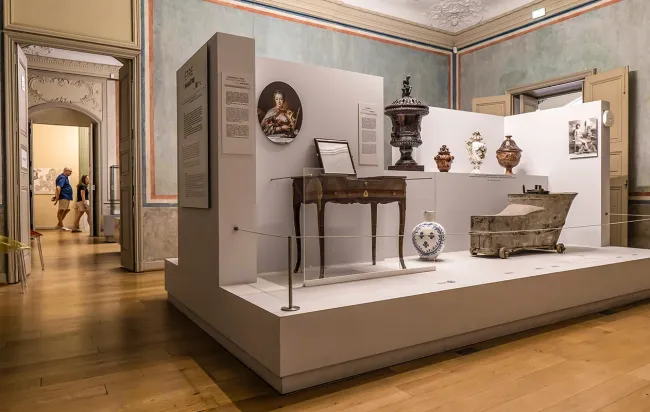 Salle XVIIIe au musée international du parfum de Grasse © CAPG-Benoit Page