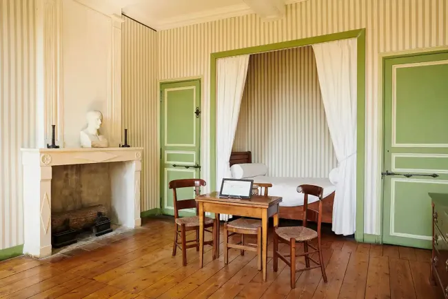 Vue intérieure chambre de l'Empereur au musée Napoléon de l’île d’Aix © Châteaux & Histoire, Pierre Holley