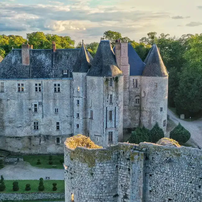 Façade médiévale du château de Meung-sur-Loire © Pierre Holley