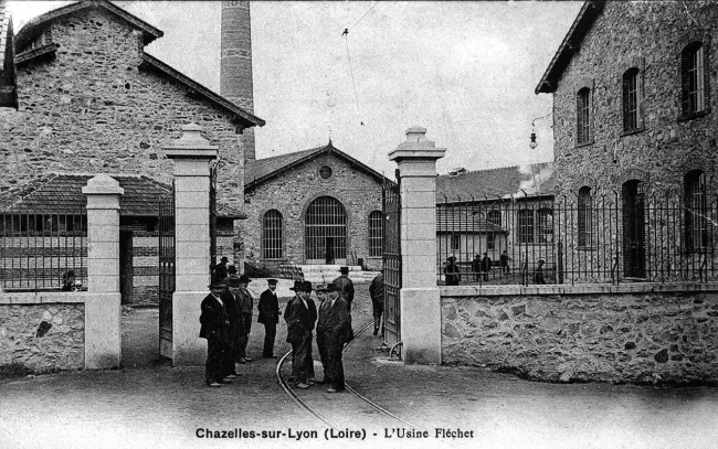 Portail d'entrée de l'usine Fléchet © Coll. Atelier-Musée du Chapeau