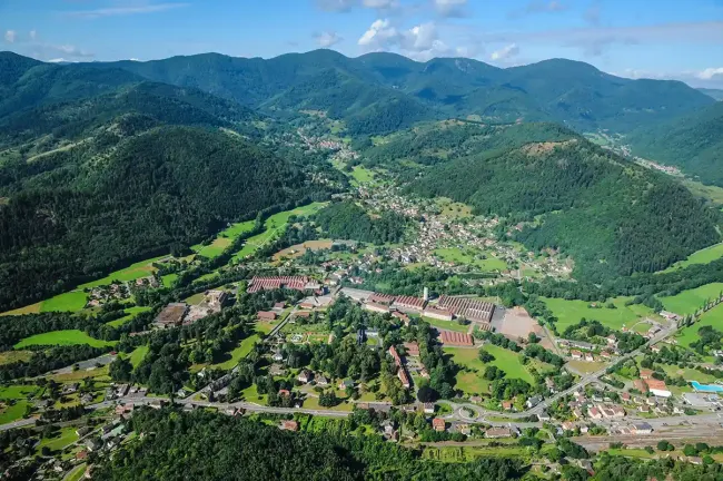 Vue aérienne du sentier du Parc de Wesserling © R. Stantina