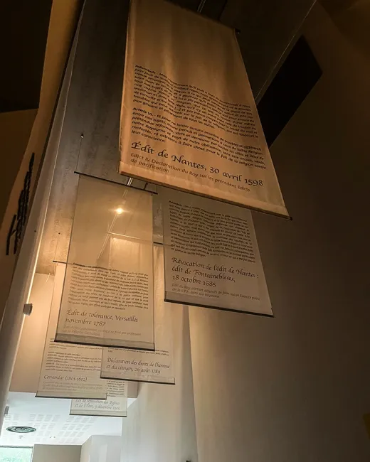 Kakemonos au musée du Protestantisme © Mpr