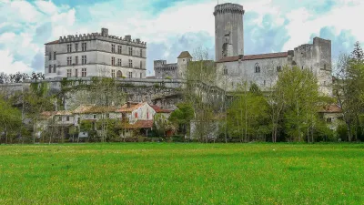 Visitez le Château de Bourdeilles, en Dordogne, avec le Pass Patrimoine. ©Père Igor, CC BY-SA 3.0