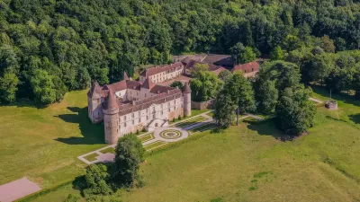 Vue aérienne du château de Bazoches ©Amaury de Sigalas 