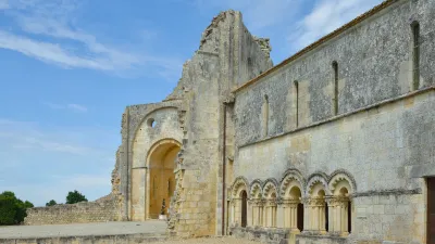 Abbaye de Trizay en Charente-Maritime à visiter avec le Pass Patrimoine © Wolfgang Moroder